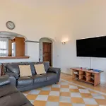 First Row En La Goleta