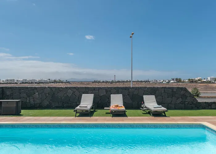 First Row En La Goleta *