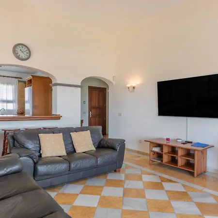 First Row En La Goleta