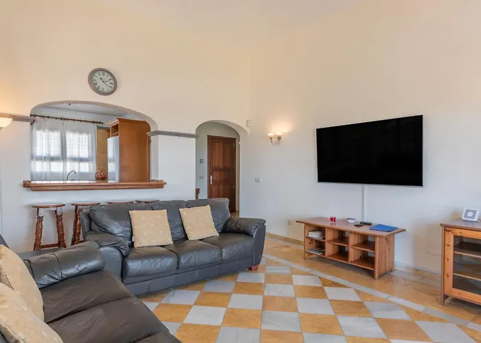 First Row En La Goleta