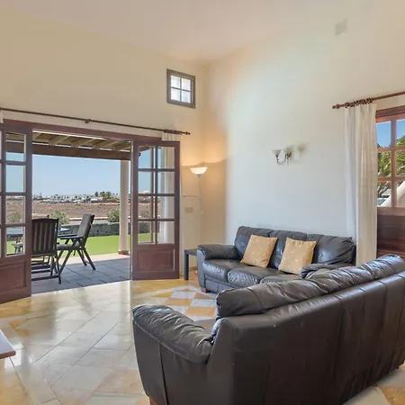 First Row En La Goleta Apartamento Montana Roja