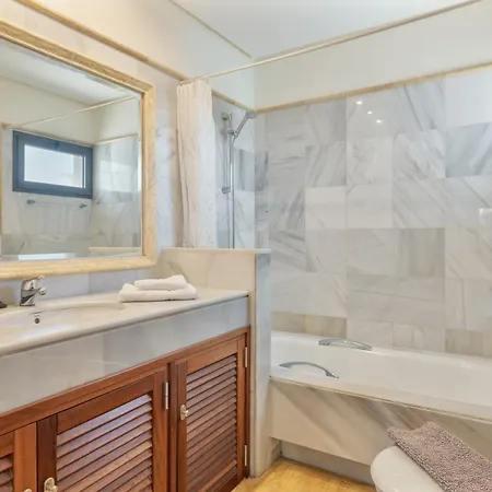 Apartamento First Row En La Goleta Montana Roja