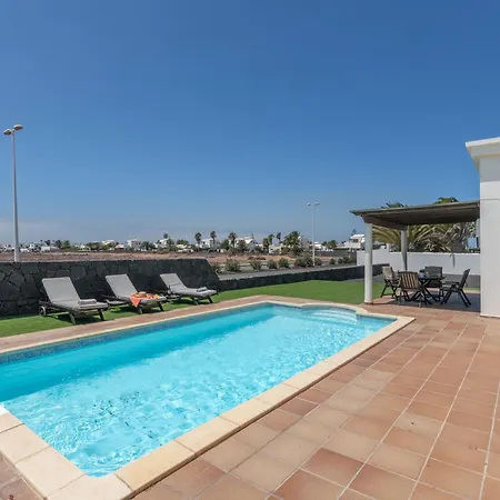 First Row En La Goleta Apartamento Montana Roja
