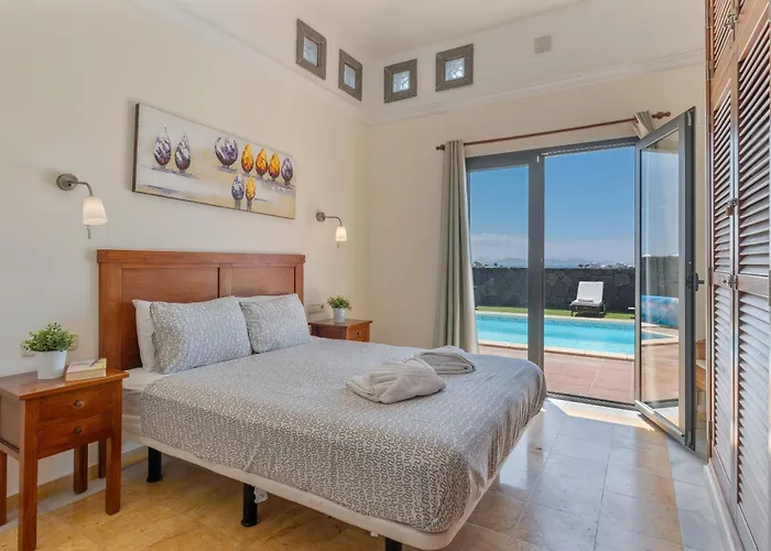 First Row En La Goleta * פלאיה בלנקה